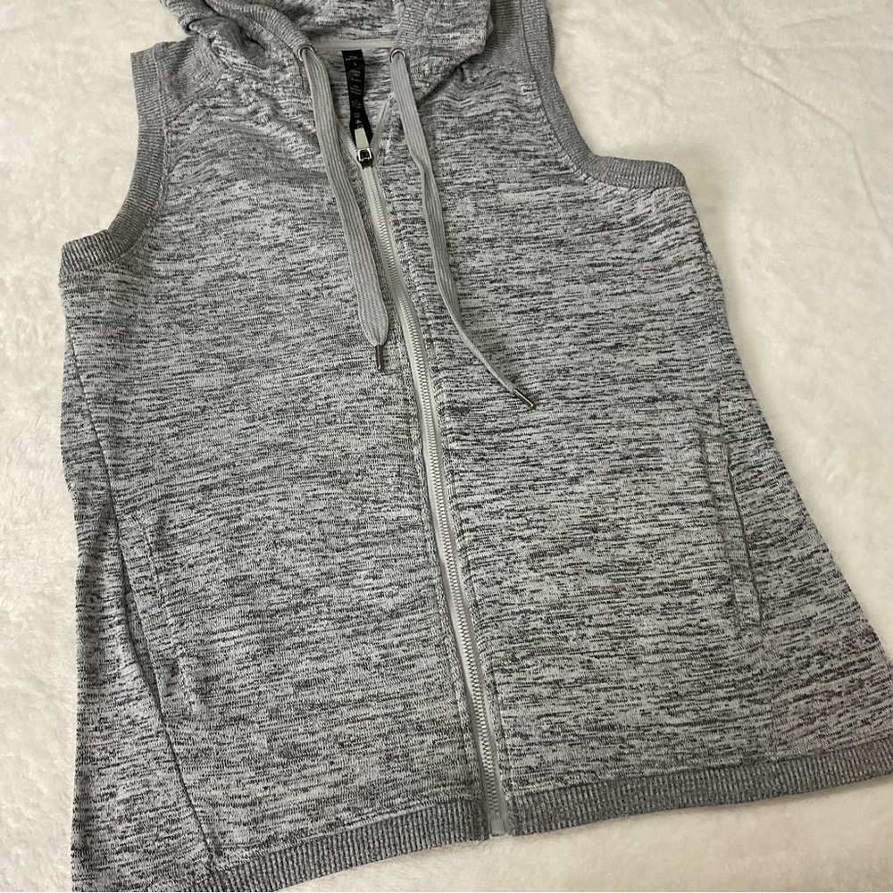 Knitted Hooded Vest Size S Split Back - Picture 5 of 9